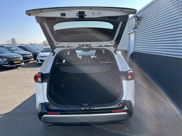 Toyota RAV4 2.5 Hybrid AWD Bi-Tone Navigatie, Stoel- & Stuurwielverwarming, JBL, LED, LMV, Nieuw Type, Achteruitrijcamera, Leder/alcantara