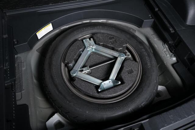 Toyota RAV4 2.5 Hybrid First Edition, Trekhaak, 360 Camera , Treeplanken, Navigatie, BEARLOCK ACTIE