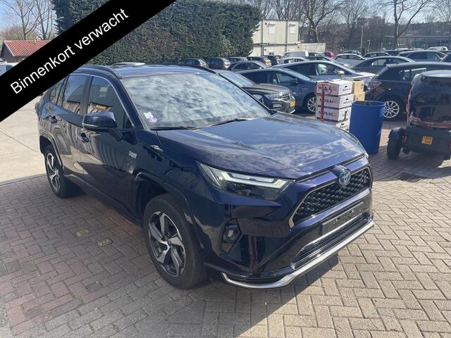 Toyota RAV4 2.5 Plug-in Hybrid AWD Dynamic | Stoelverwarming | Parkeersensoren voor en achter | Achterbank verwarming |