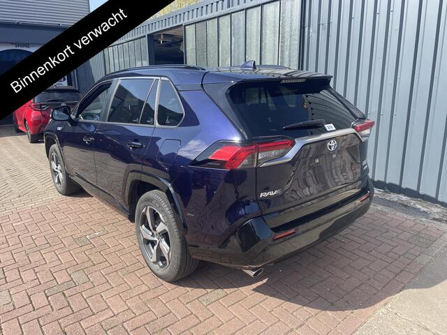 Toyota RAV4 2.5 Plug-in Hybrid AWD Dynamic | Stoelverwarming | Parkeersensoren voor en achter | Achterbank verwarming |