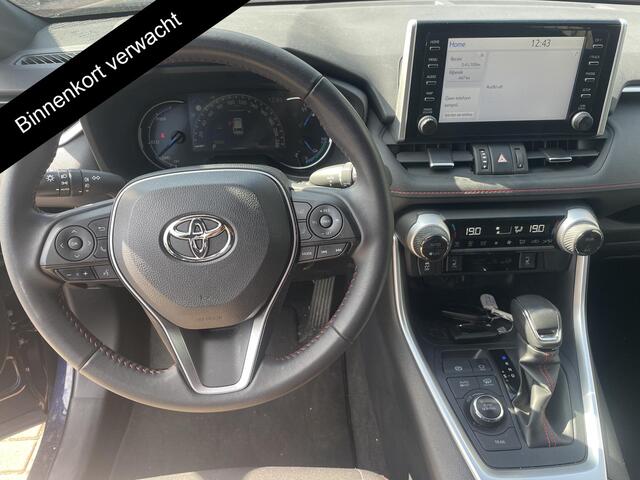 Toyota RAV4 2.5 Plug-in Hybrid AWD Dynamic | Stoelverwarming | Parkeersensoren voor en achter | Achterbank verwarming |