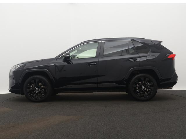 Toyota RAV4 2.5 Hybrid Black Edition | Navigatie | JBL | 19 inch LM Velgen | Stoelverwarming | Elektrisch verstelbare bestuurdersstoel en achterklep |
