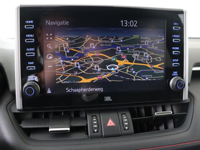 Toyota RAV4 2.5 Plug-in Hybrid AWD Bi-Tone Plus Limited I JBL | Trekhaak afneembaar I Navigatie I Climate Control I Cruise Control I 360 Camera I Voorruit-/Stuurverwarming | Stoelverwarming/-Verkoeling | Lederen bekleding I Subwoofer I Dodehoek Detectie |