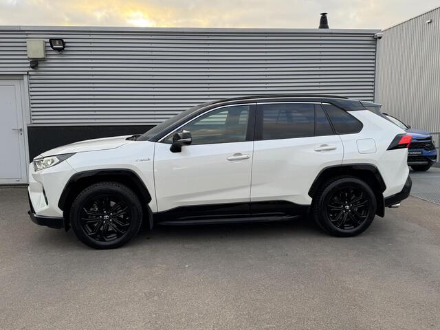 Toyota RAV4 2.5 Hybrid AWD Bi-Tone Navigatie, Trekhaak, Treeplanken, 360" Camera, Stoel- & Stuurwielverwarming, Dodehoekdetectie, Leder/alcantara, LED, LMV,