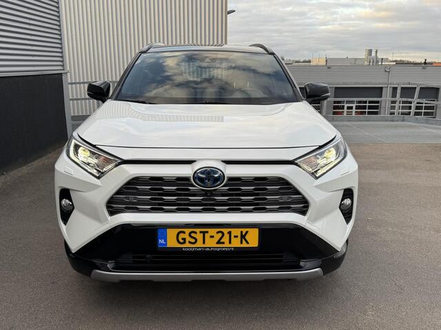 Toyota RAV4 2.5 Hybrid AWD Bi-Tone Navigatie, Trekhaak, Treeplanken, 360" Camera, Stoel- & Stuurwielverwarming, Dodehoekdetectie, Leder/alcantara, LED, LMV,