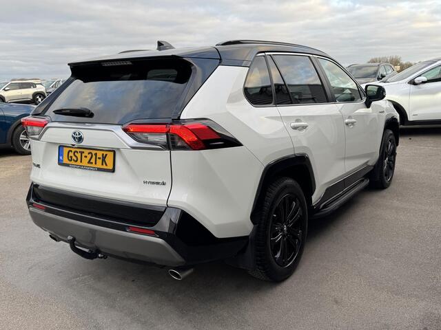 Toyota RAV4 2.5 Hybrid AWD Bi-Tone Navigatie, Trekhaak, Treeplanken, 360" Camera, Stoel- & Stuurwielverwarming, Dodehoekdetectie, Leder/alcantara, LED, LMV,