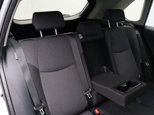 Toyota RAV4 2.5 Hybrid AWD Dynamic | Bi-Tone kleur | 18'' Lmv | Geremd 1650kg | Stoelverwarming | Achteruitrijcamera |