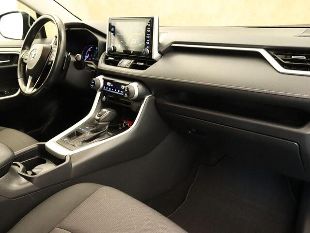Toyota RAV4 2.5 Hybrid First Edition - ORIGINEEL NEDERLANDSE AUTO - ELEKTRISCHE ACHTERKLEP - NAVIGATIE - PARKEERSENSOREN VOOR EN ACHTER - KEYLESS ENTRY & START - 360 GRADEN CAMERA - DODEHOEK DETECTIE
