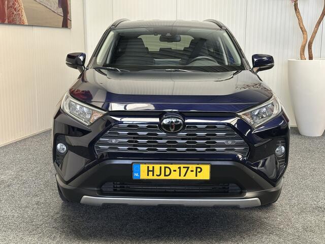 Toyota RAV4 2.0 VVT-iE Dynamic NAVIGATIE CRUISE CONTROL CLIMATE CONTROL BLUETOOTH TELEFOON APPLE CARPLAY/ANDROID RIJSTROOKSENSOREN DODEHOEKSENSOREN ACHTERUITRIJCAMERA ZEER MOOI !! 3010
