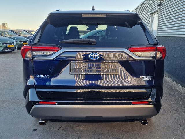 Toyota RAV4 2.5 Hybrid AWD Bi-Tone | Elek. bedienbare achterklep | Keyless entry- & start | Stoelverwarming | Lederen interieur | Elek. bedienbare buitenspiegels | Parkeersensoren v&a |