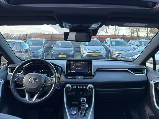 Toyota RAV4 2.5 Hybrid AWD Bi-Tone Innovation Open dak | 1650kg trekgewicht | Blindspot | 360 camera | Toyota garantie tot 2029!