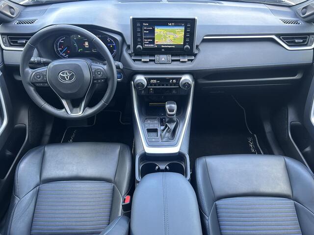Toyota RAV4 2.5 Hybrid Bi-Tone | Panoramisch dak | JBL Premium audio | Achteruitrij camera | Stoelverwarming | Keyless entry- & start |