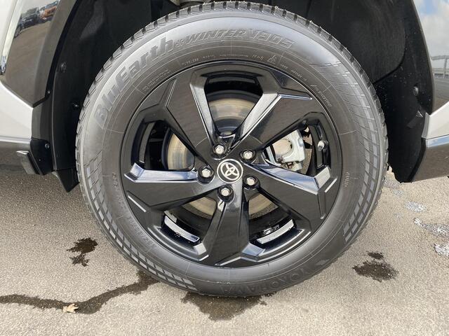 Toyota RAV4 2.5 Hybrid AWD Bi-Tone Stoelverwarming, Apple Carplay/Android Auto, LED, Parkeersensoren, Achteruitrij camera, Dodehoek detectie, Adaptieve cruise control