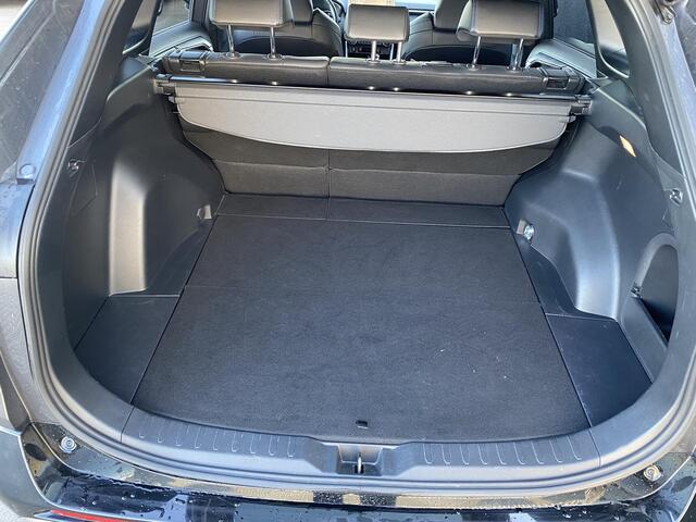 Toyota RAV4 2.5 Hybrid Bi-Tone | Zwart dak | Zwarte velgen | Lederen bekleding | Adaptive cruise control | Elektr. Bedienbare achterklep | Stoelverwarming | Elektr. inklapbare buitenspiegels | Achteruitrij camera |