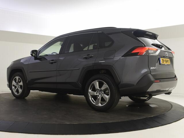 Toyota RAV4 2.5 Hybrid First Edition | Parkeersensoren V+A | Stuur en Stoelv