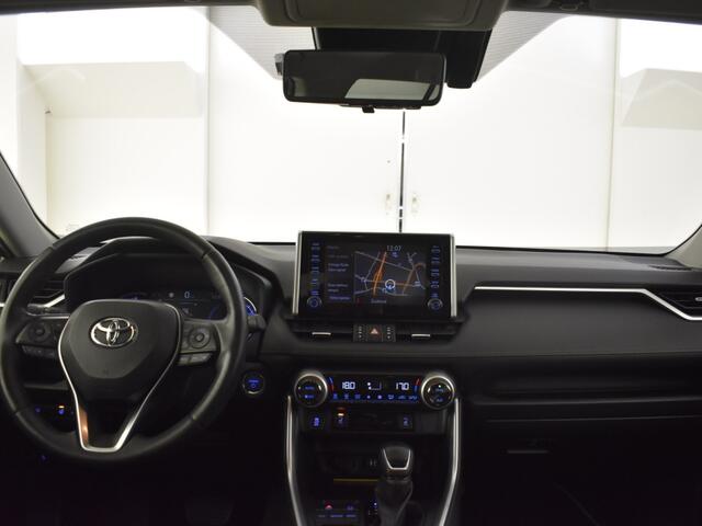 Toyota RAV4 2.5 Hybrid First Edition | Parkeersensoren V+A | Stuur en Stoelv