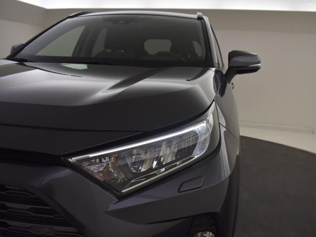 Toyota RAV4 2.5 Hybrid First Edition | Parkeersensoren V+A | Stuur en Stoelv