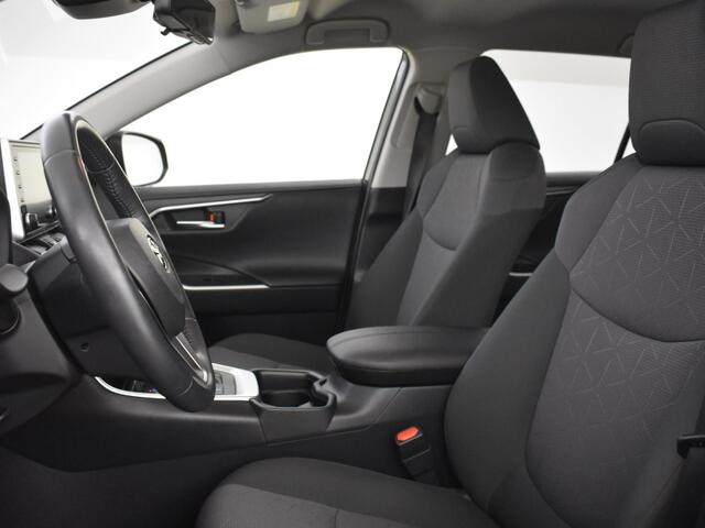 Toyota RAV4 2.5 Hybrid First Edition | Parkeersensoren V+A | Stuur en Stoelv
