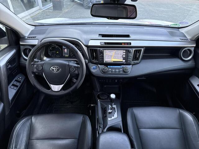 Toyota RAV4 2.5 Hybrid AWD Executive **NAVIGATIE/ TREKHAAK/ ADAPTIEF CRUISE CONTROL/ 360 CAMERA/ GARANTIE**