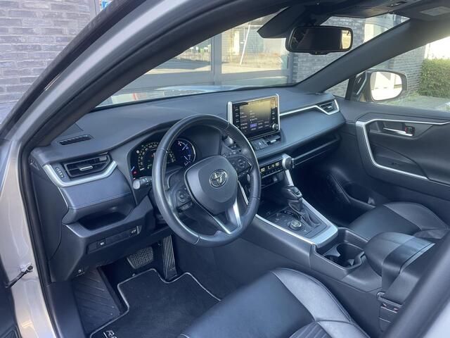 Toyota RAV4 2.5 Hybrid AWD Bi-Tone , 57.000 km, 1650 KG trekgewicht