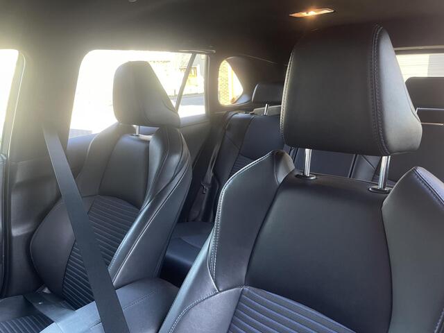 Toyota RAV4 2.5 Hybrid AWD Bi-Tone , 57.000 km, 1650 KG trekgewicht