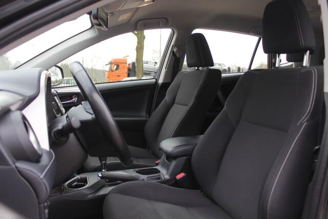 Toyota RAV4 2.5 Hybrid Style / Camera / Navigatie / Dealer onderhouden / Bluetooth / Cruise Control