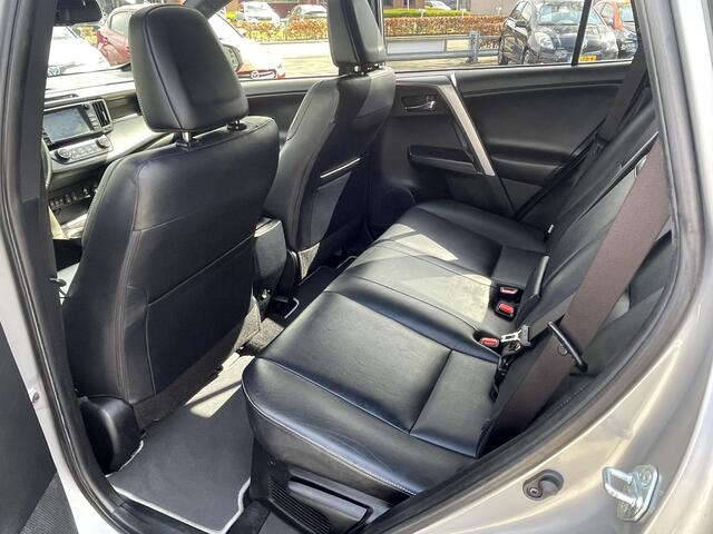 Toyota RAV4 2.5 Hybrid Executive Blindspot schuif-kanteldak