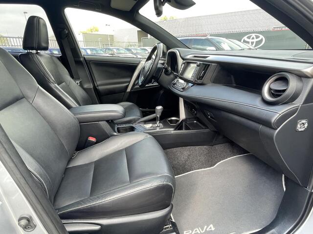 Toyota RAV4 2.5 Hybrid Executive Blindspot schuif-kanteldak