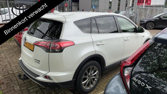 Toyota RAV4 2.5 Hybrid AWD Executive 4-wheel-drive | Trekhaak 1.650 kg. Trekgewicht | Bearlock & Alarmsysteem |