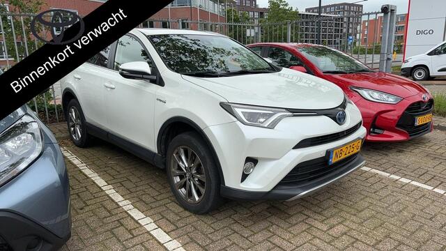 Toyota RAV4 2.5 Hybrid AWD Executive 4-wheel-drive | Trekhaak 1.650 kg. Trekgewicht | Bearlock & Alarmsysteem |