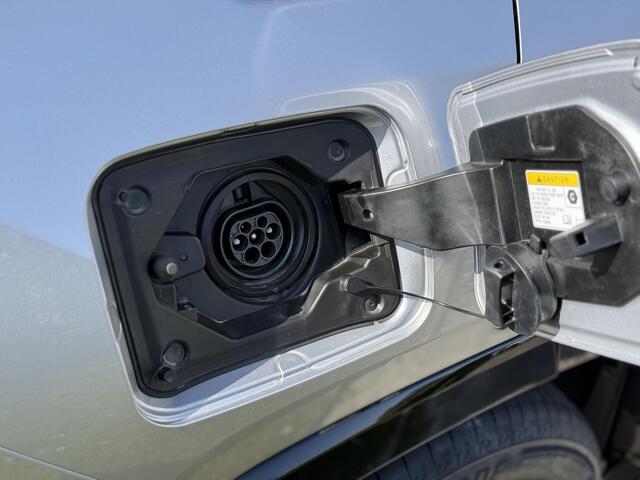 Toyota RAV4 2.5 Plug-in Hybrid AWD Bi-Tone Plus Trekhaak | Pano | Stoel- stuurverwarming
