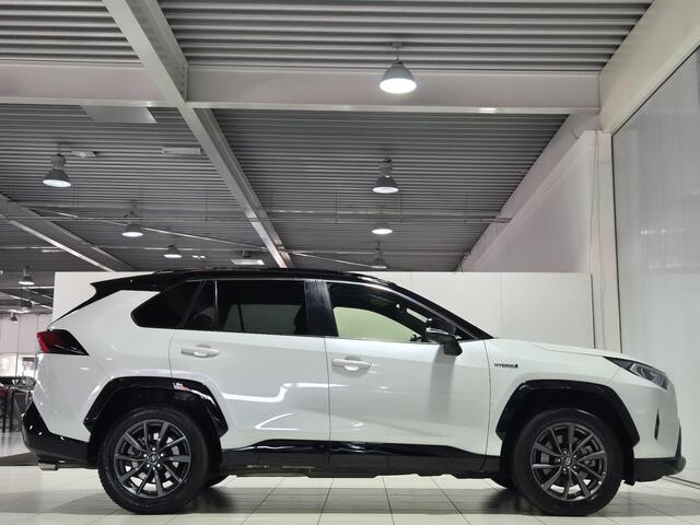 Toyota RAV4 2.5 Hybrid AWD Bi-Tone | Zwart dak | |360° camera | Dodehoekdetectie | Parkeersensoren | JBL Premium audio | Stoelverwarming | Keyless | Elektr. Achterklep | Lederen bekleding |