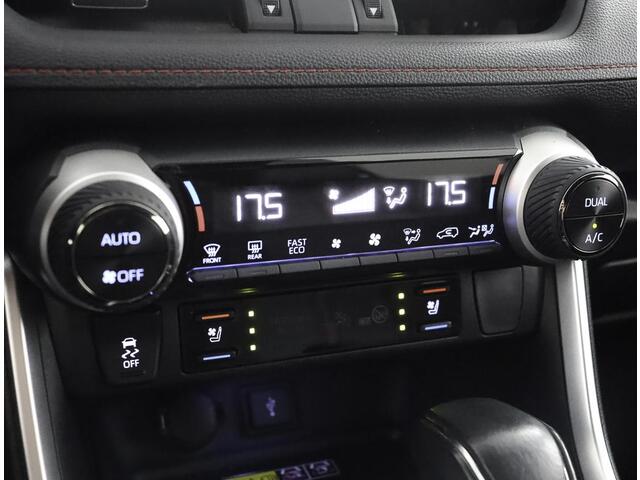 Toyota RAV4 2.5 Plug-in Hybrid AWD Bi-Tone Plus | 1500kg trekvermogen | 70 km elektrisch bereik | Stoelventilatie |