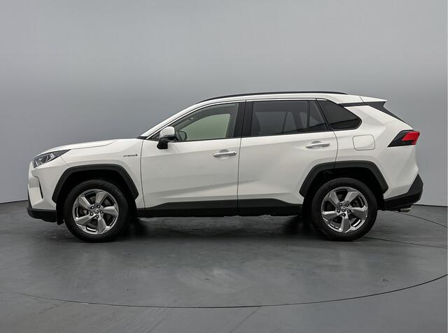 Toyota RAV4 2.5 Hybrid AWD Executive | 1.650 KG Trekgewicht | Trekhaak | Memory Seat | Leder | Stoel + Stuur + Voorruit verwarming | LED | Standkachel |