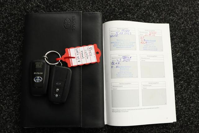Toyota RAV4 2.5 Hybrid AWD ADVENTURE | Trekhaak | Apple Carplay/Android Auto | 360 Camera | Leer | Elektrische Achterklep | Stoel/Stuurverwarming |
