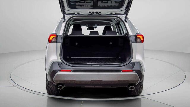 Toyota RAV4 2.5 HYBRID AWD TEAM D LED NAVI-CARPLAY ELEKT-ACHTERKLEP ALL SEASON PDC V+A CAMERA AFN-TREKHAAK 1650KG TREKGEWICHT