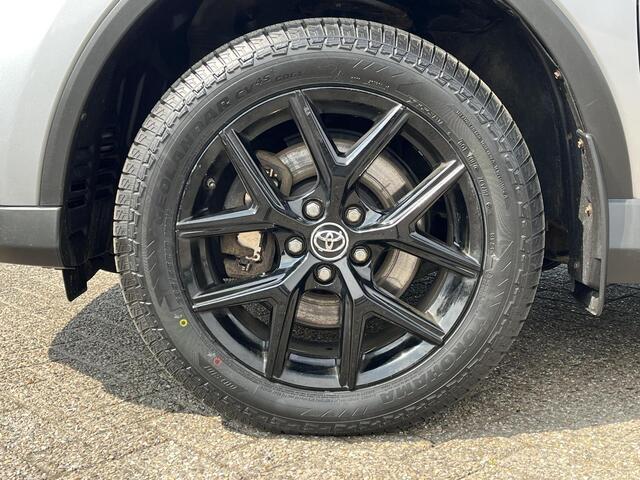 Toyota RAV4 2.5 Hybrid AWD Black Edition | Navigatie | Trekhaak | Parkeercamera | Licht metalen velgen |