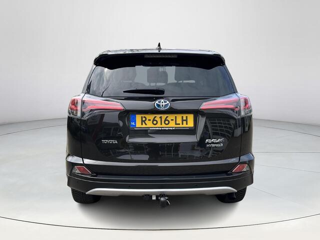 Toyota RAV4 2.5 Hybrid First Edition | Trekhaak | Navigatie | Parkeersensoren | 18 inch LM-velgen |