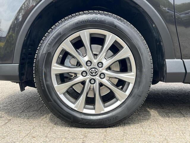 Toyota RAV4 2.5 Hybrid First Edition | Trekhaak | Navigatie | Parkeersensoren | 18 inch LM-velgen |