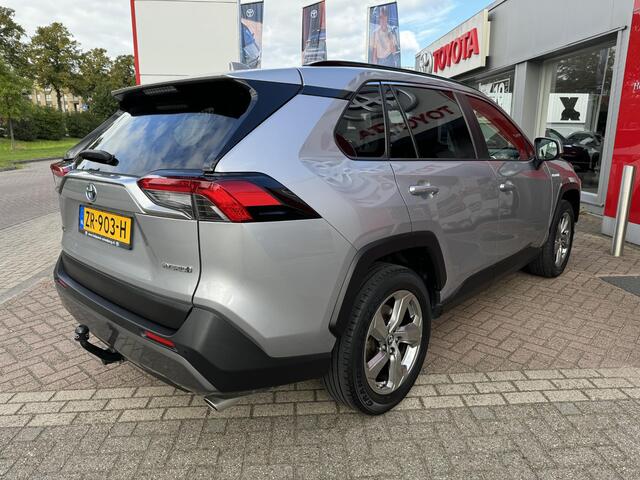 Toyota RAV4 2.5 Hybrid AWD Dynamic | NL auto | Adaptive cruise control | Keyless | Schakel peddels aan stuur | Start/Stop systeem | Spraakbediening | Elektr. Achterklep |