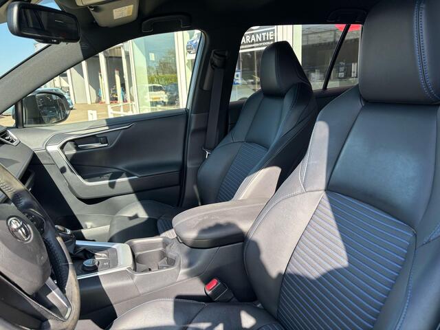 Toyota RAV4 2.5 Hybrid AWD Bi-Tone 1650 kg trekgewicht, slechts 36000km! zeer nette auto met veel opties