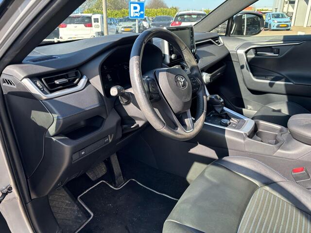 Toyota RAV4 2.5 Hybrid AWD Bi-Tone 1650 kg trekgewicht, slechts 36000km! zeer nette auto met veel opties
