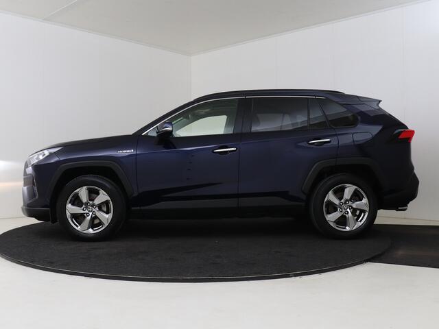 Toyota RAV4 2.5 Hybrid AWD Executive Premium Limited I Elektrisch Glazen Schuif/Kanteldak I JBL | Navigatie I Stoelgeheugen | Climate Control I Cruise Control I Camera Rondom Zicht I USB I Volledig Dealer Onderhouden |