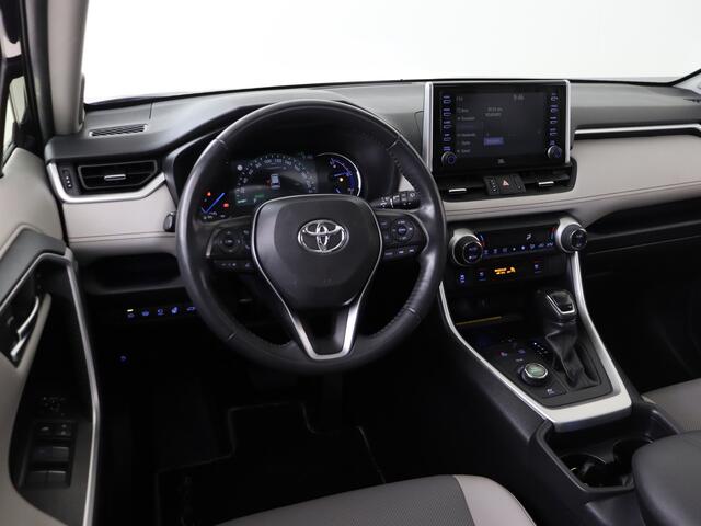 Toyota RAV4 2.5 Hybrid AWD Executive Premium Limited I Elektrisch Glazen Schuif/Kanteldak I JBL | Navigatie I Stoelgeheugen | Climate Control I Cruise Control I Camera Rondom Zicht I USB I Volledig Dealer Onderhouden |