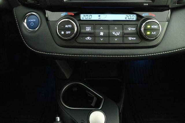 Toyota RAV4 2.5 Hybrid AWD Style | Trekhaak | Parkeersensoren | Stoel/Stuurverwarming | Elektrische Achterklep |