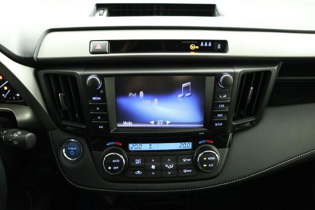 Toyota RAV4 2.5 Hybrid AWD Style | Trekhaak | Parkeersensoren | Stoel/Stuurverwarming | Elektrische Achterklep |