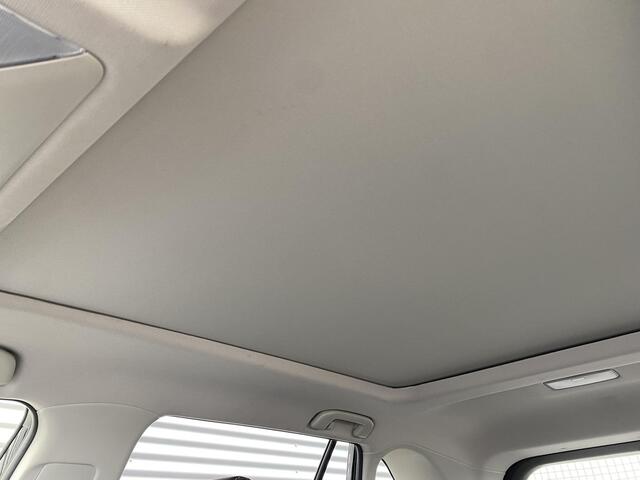 Toyota RAV4 2.5 Hybrid AWD Executive Schuif-/kantel dak, 360" Camera, Stoelverwarming + koeling, Stuurwiel verwarmd, Seat memory, Dodehoekdetectie, Lederen bekleding, LED