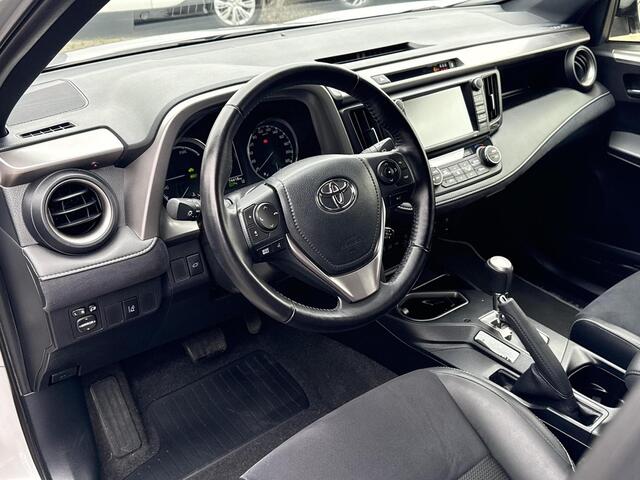 Toyota RAV4 2.5 Hybrid AWD Style **NAVIGATIE/ STOELVERWARMING/ ADAPTIVE CRUISE CONTROL/ PARKEERCAMERA/ GARANTIE**