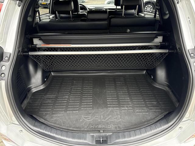 Toyota RAV4 2.5 Hybrid AWD Style **NAVIGATIE/ STOELVERWARMING/ ADAPTIVE CRUISE CONTROL/ PARKEERCAMERA/ GARANTIE**