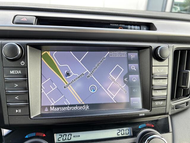 Toyota RAV4 2.5 Hybrid Dynamic, Parkeersensoren voor en achter , NAVI